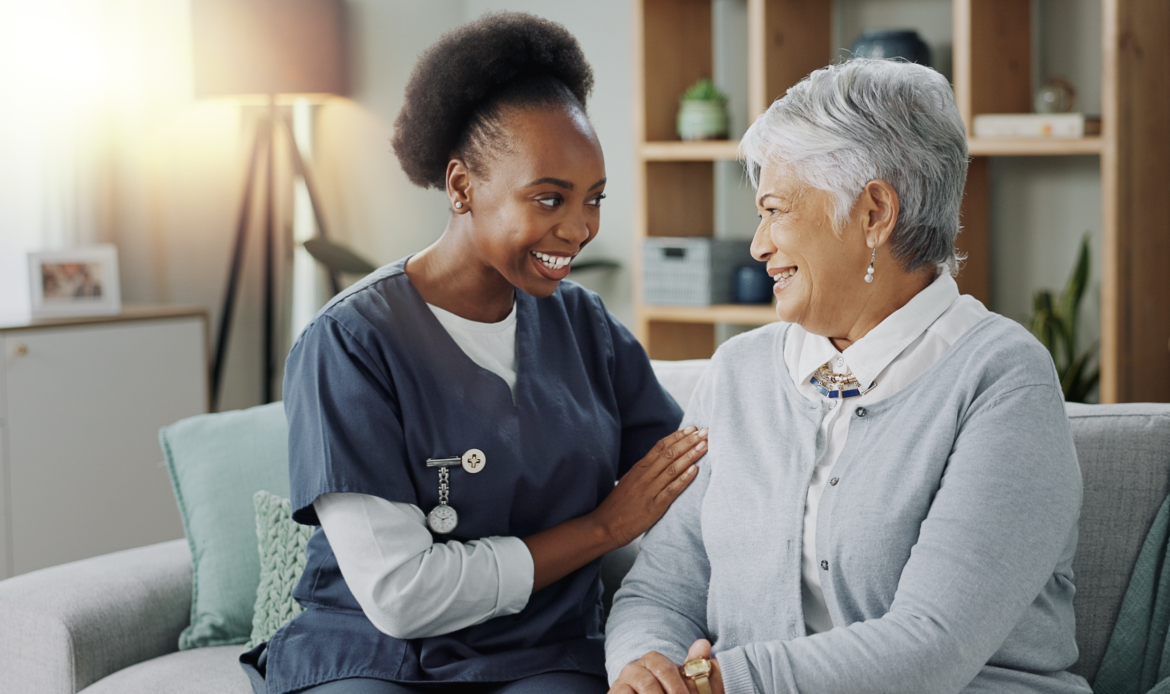 A nurse offers personalized medicine at home for elder care through House call The App